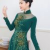 Áo dài cách tân đính kết lá phong ấn tượng