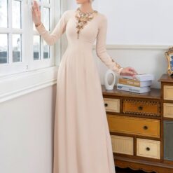 Áo dài đi tiệc cắt khoét đính cườm tinh tế